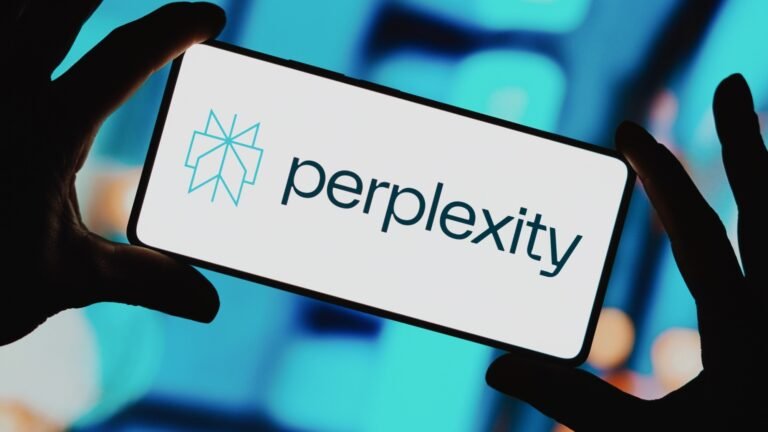Perplexity AI APK Interface on Android Screen